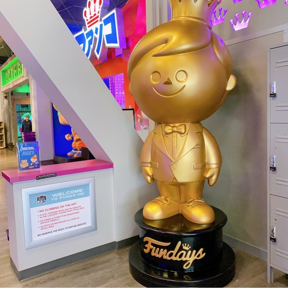 Funko Pop # 812 Mickey - Picture 8 of 8